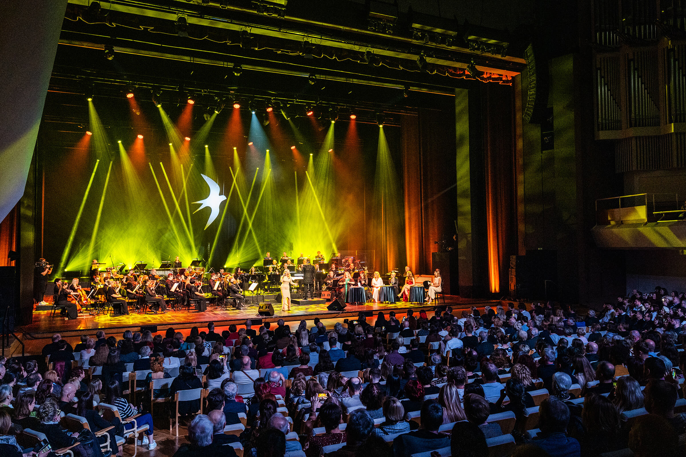 Nuša Derenda, Elda Viler, poslovilni koncert, Cankarjev dom, Simfonični Orkester RTV, Big Band, Foto Marko Alpner