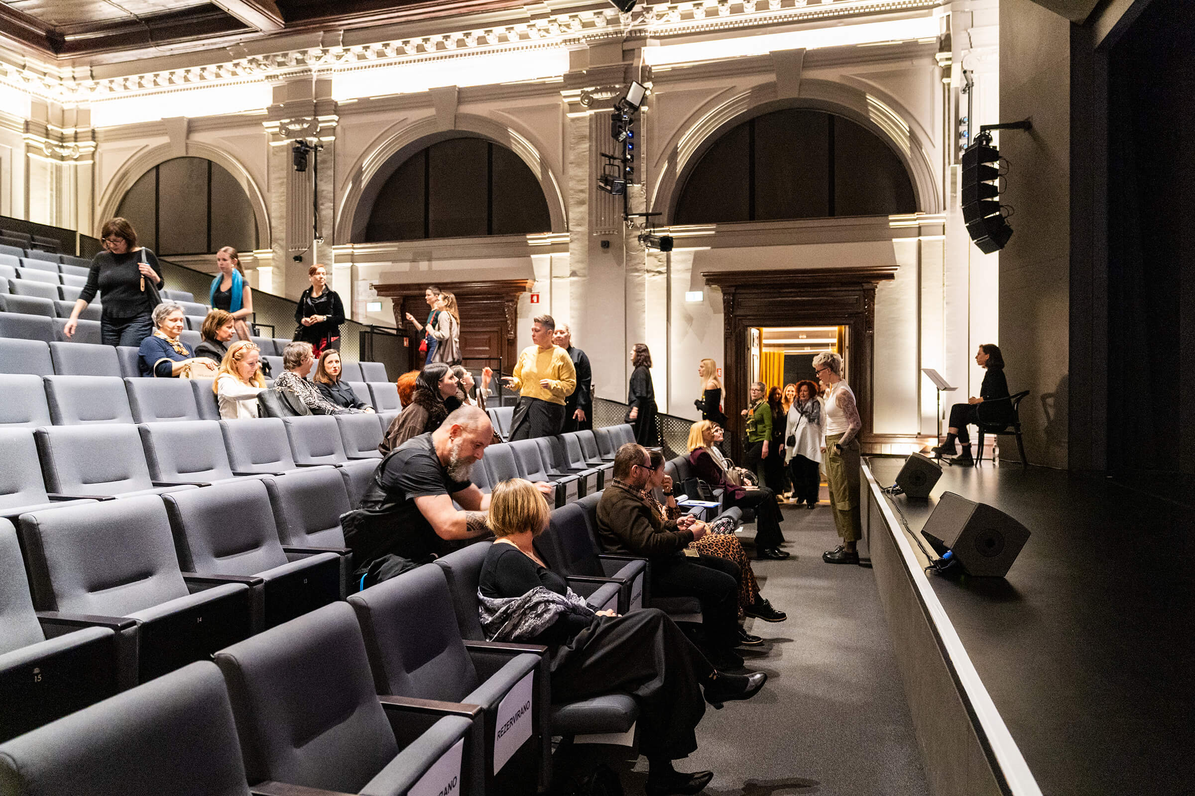 Društvo SOS telefon, Če bi stene govorile, V njeni koži, Lutkovno gledališče Ljubljana