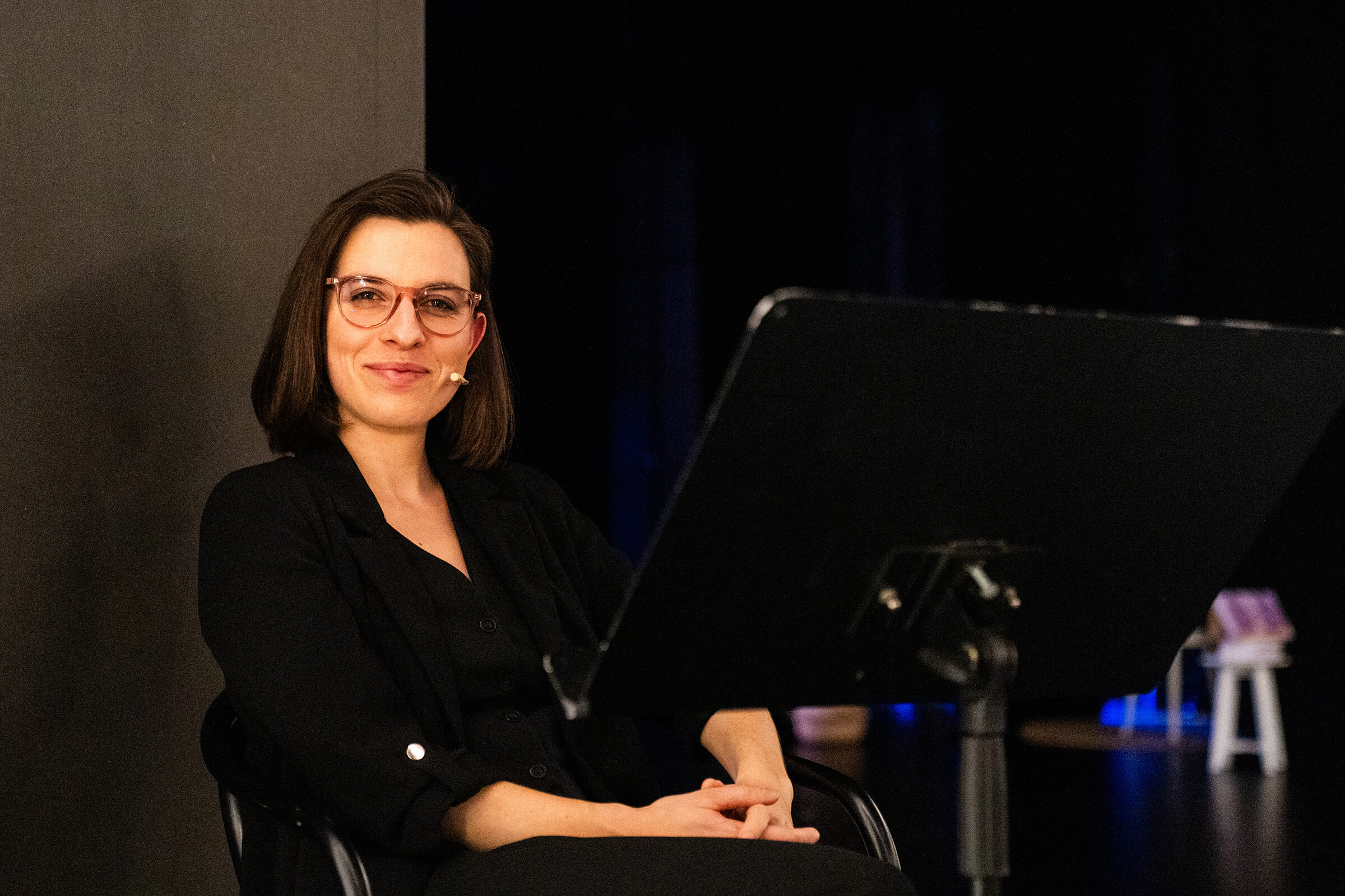 Društvo SOS telefon, Če bi stene govorile, V njeni koži, Lutkovno gledališče Ljubljana, Tina Resman