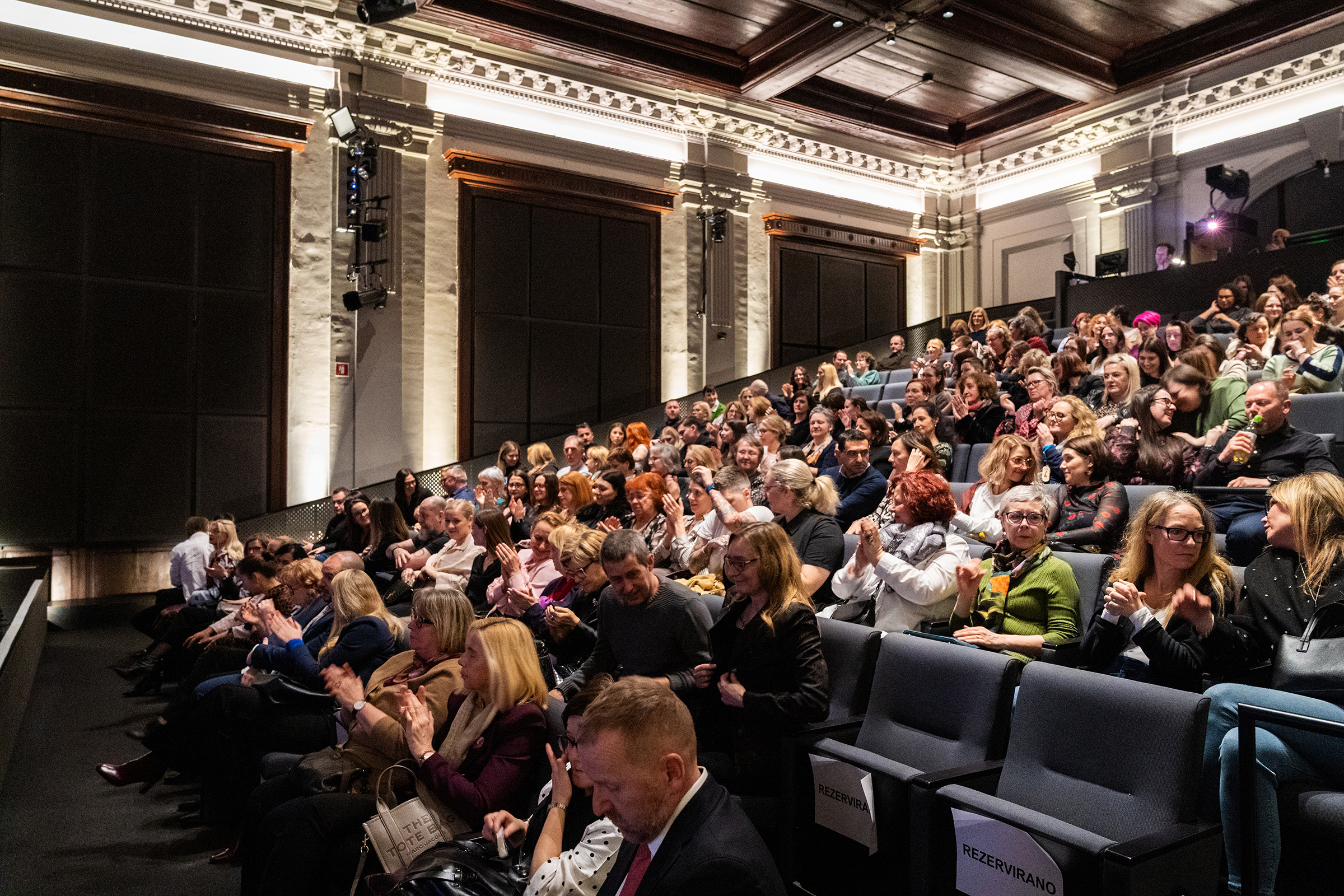 Društvo SOS telefon, Če bi stene govorile, V njeni koži, Lutkovno gledališče Ljubljana