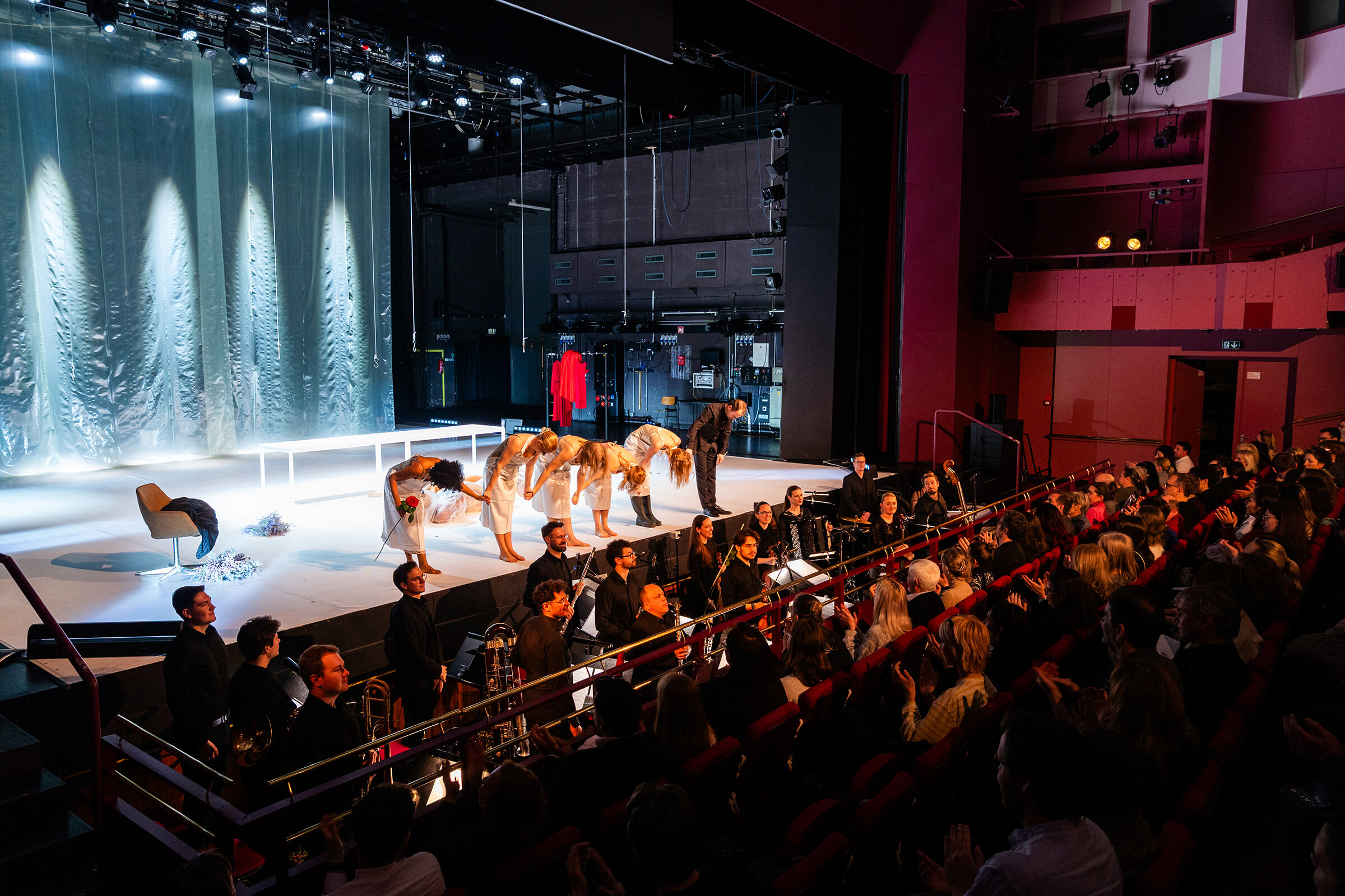 Platno, opera, Nina Šenk, Cankarjev dom, Photo Marko Alpner